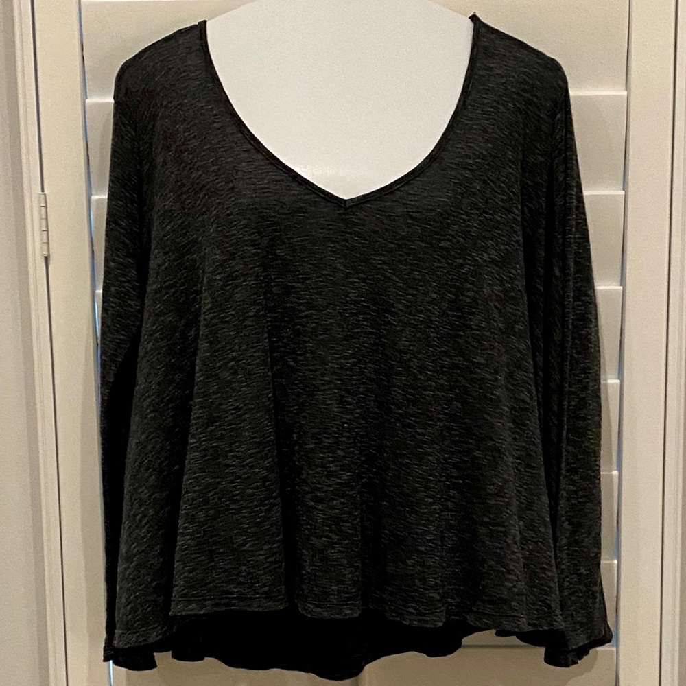 LF Emma & Sam V-Neck Sweater